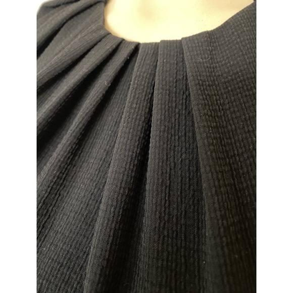 Carolina Herrera Little Black Dress Sheath Sleeveless Crew Neck Pleat Zi… - Picture 5 of 9